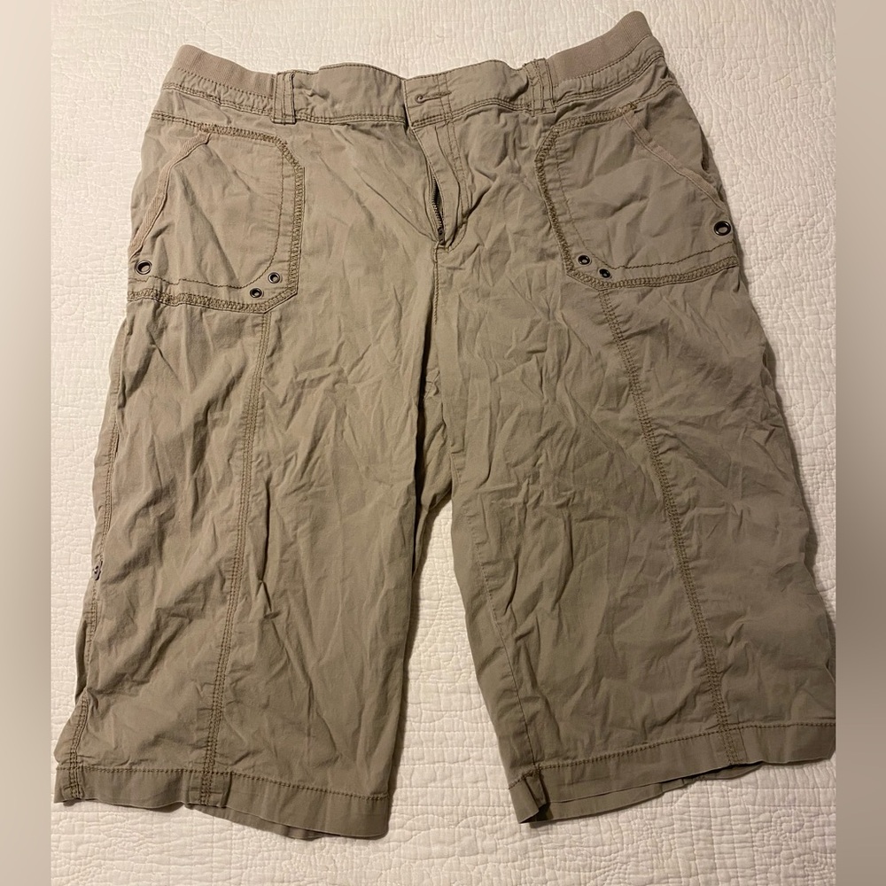 Khakis & Company Women's Khaki Bermuda Shorts